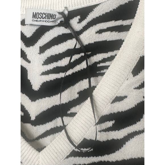 Moschino Sweater Small White/Black Cheap and Chic Zebra Print V-Neck Pullover - Picture 5 of 6